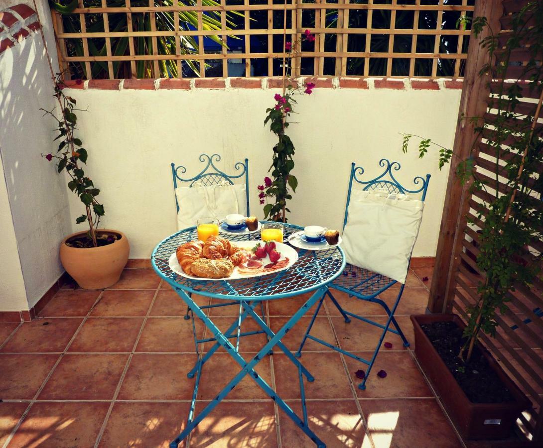 Villa Breeze Boutique Guest Rooms, Marbella Sitio de Calahonda 外观 照片
