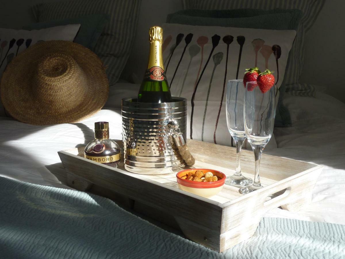 Villa Breeze Boutique Guest Rooms, Marbella Sitio de Calahonda 外观 照片