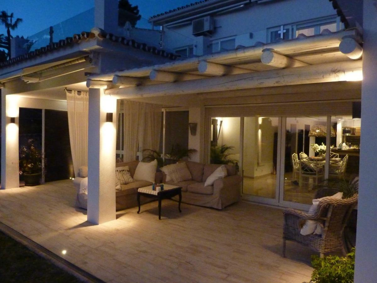 Villa Breeze Boutique Guest Rooms, Marbella Sitio de Calahonda 外观 照片